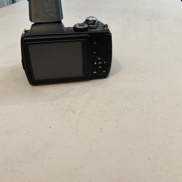 Sanyo VPC-E2100 Digital Camera For Parts Only - Picture 10 of 15